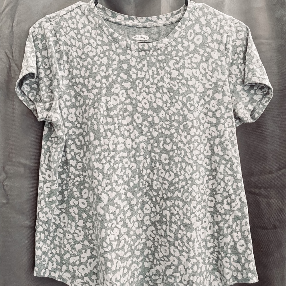 Old navy casual leopard shirt